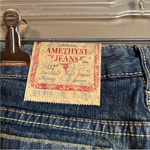 NWT! Amethyst low rise skinny jeans - Picture 3 of 12